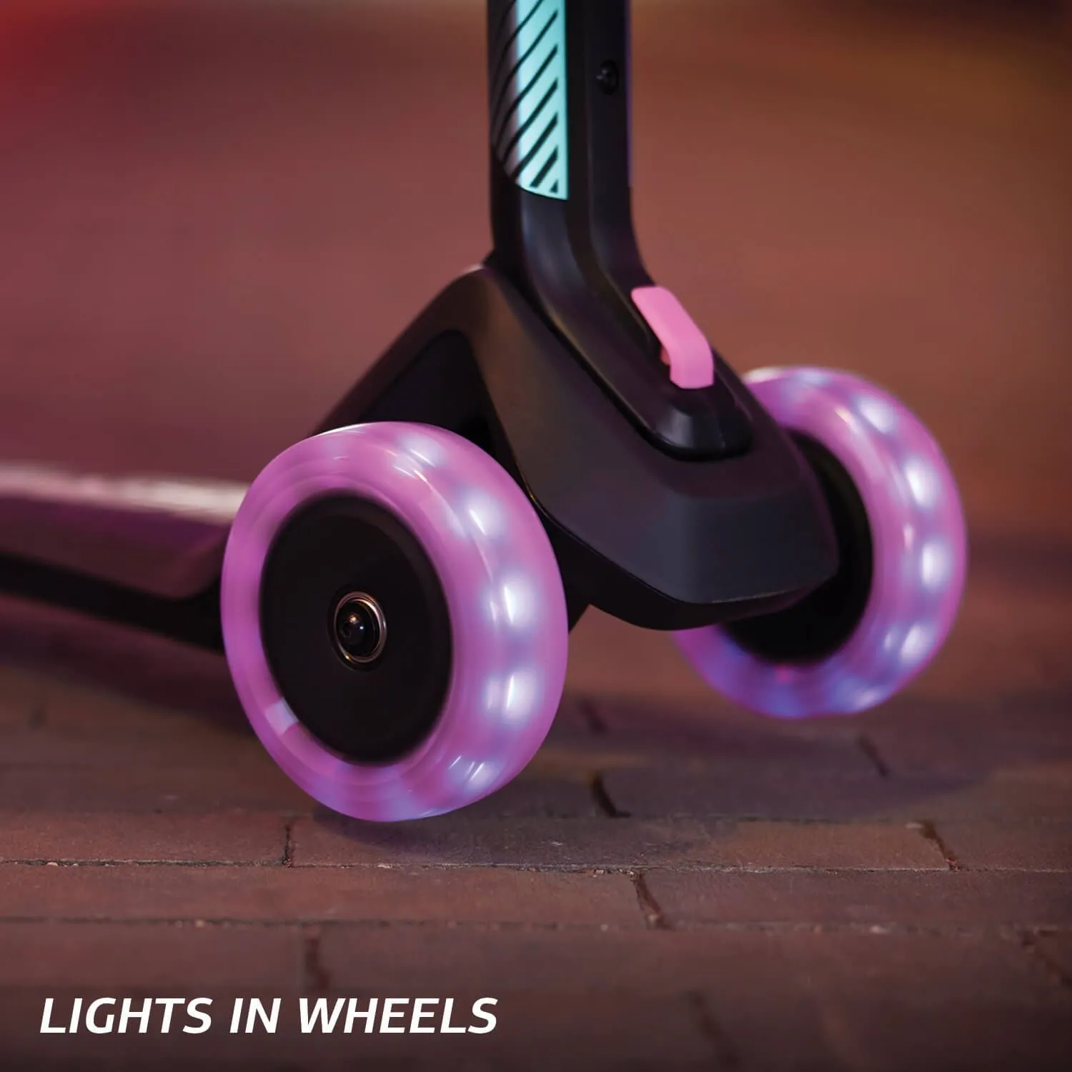 BERG Nexo Foldable Lights 3 Wheeled Scooter