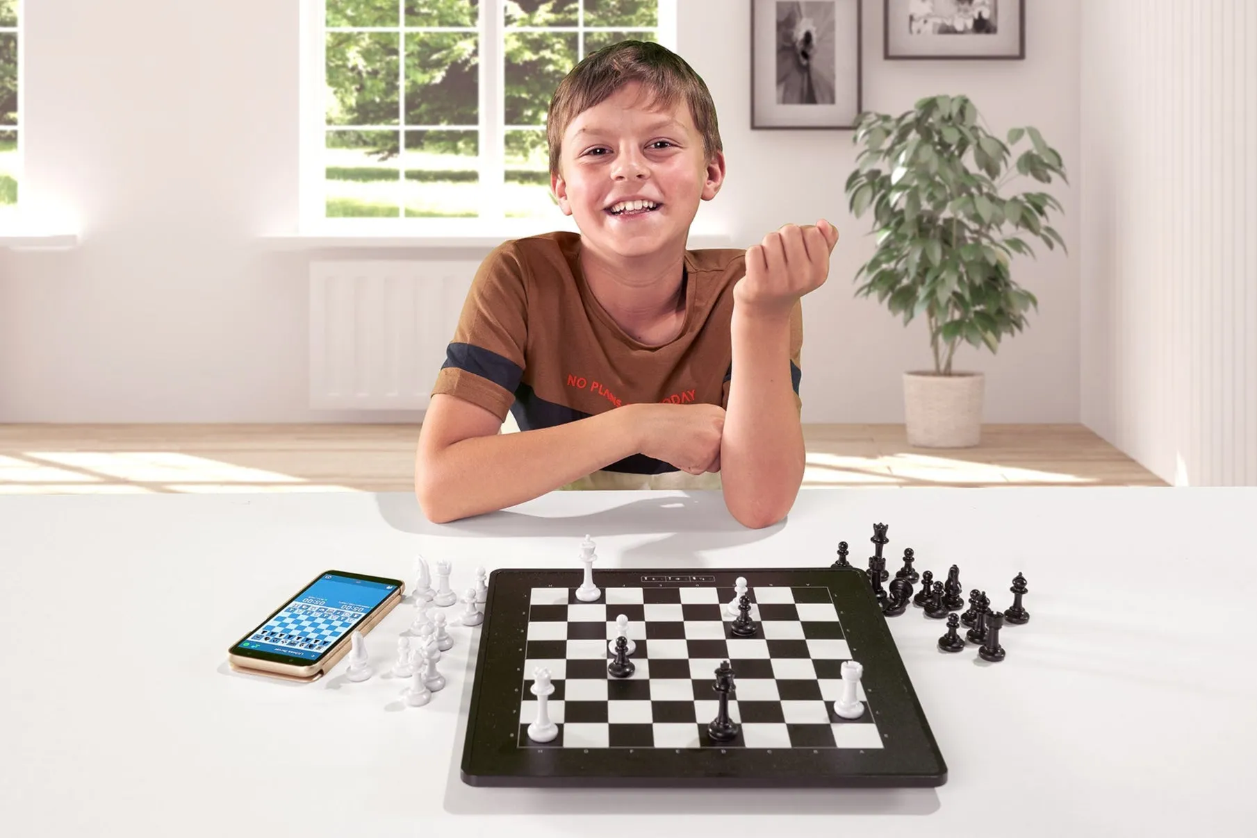 Millennium eONE - Bluetooth Connected Portable Chess Play