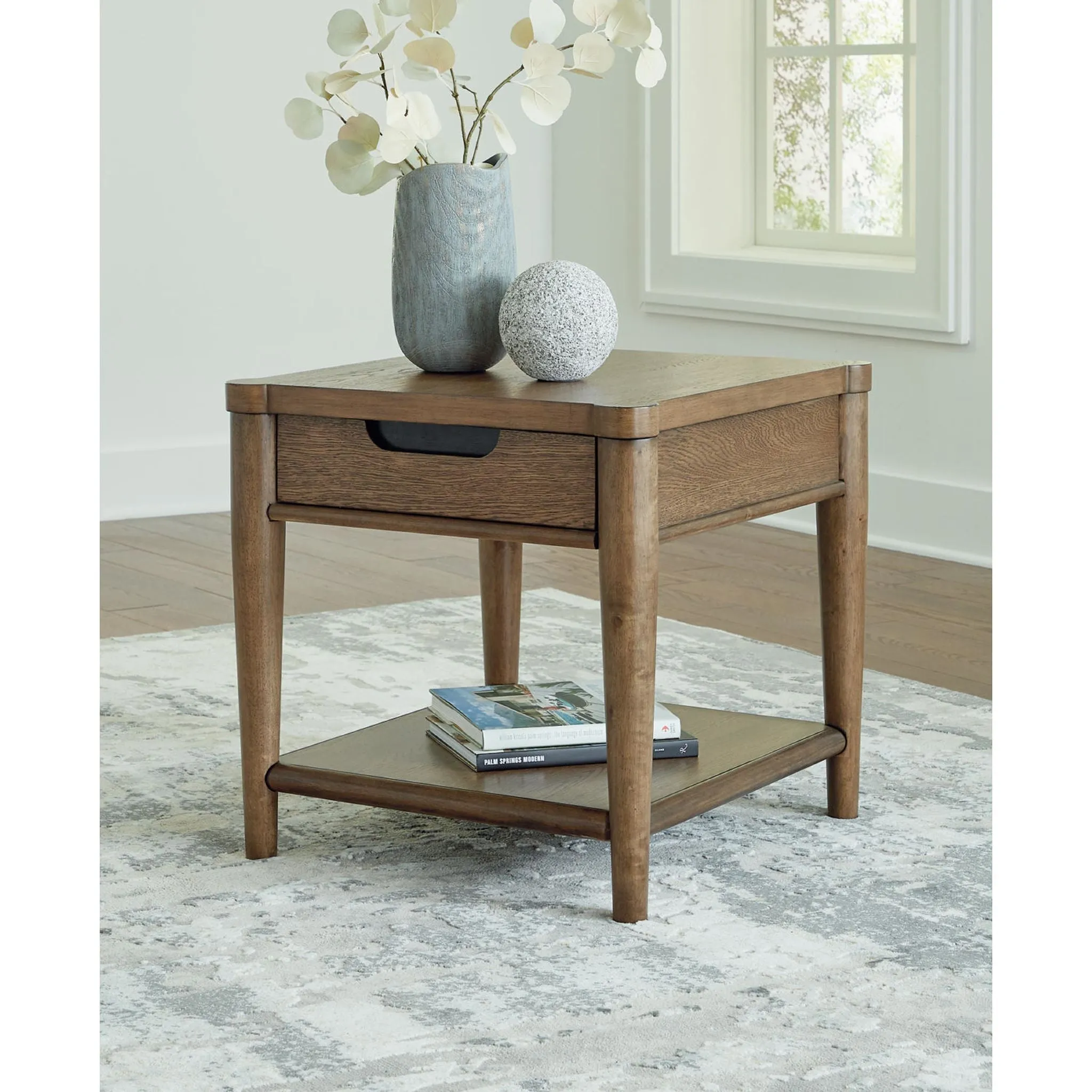 Roanhowe End Table - Brown